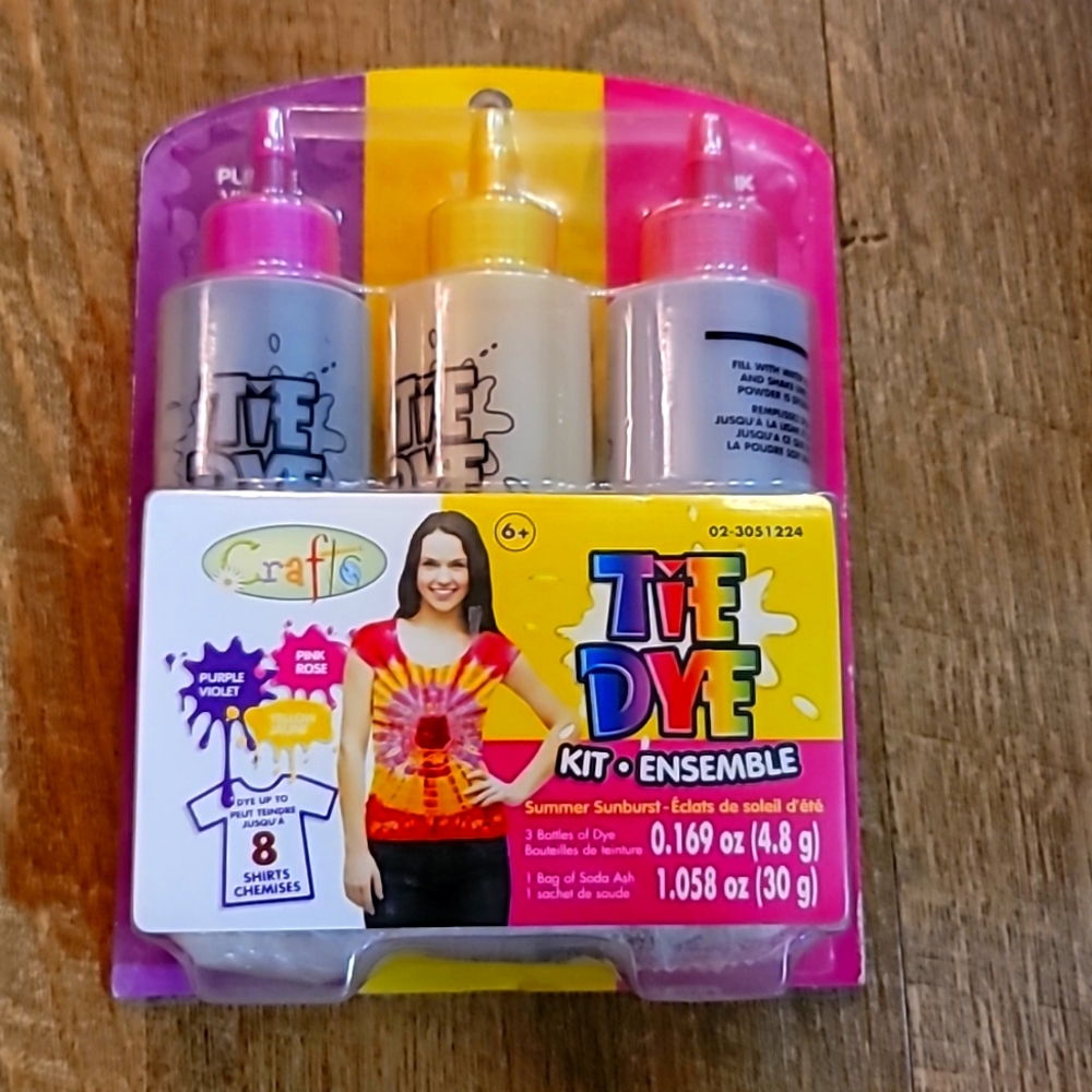 NWT new tie dye kit purple pink yellow up to eight shirts never opened Packaging